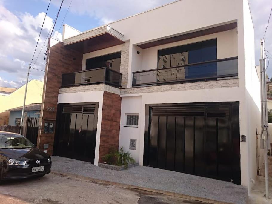فيلا Poços de Caldasفي Casa Unica E Moderna Centro المظهر الخارجي الصورة