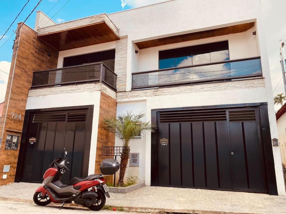 فيلا Poços de Caldasفي Casa Unica E Moderna Centro المظهر الخارجي الصورة