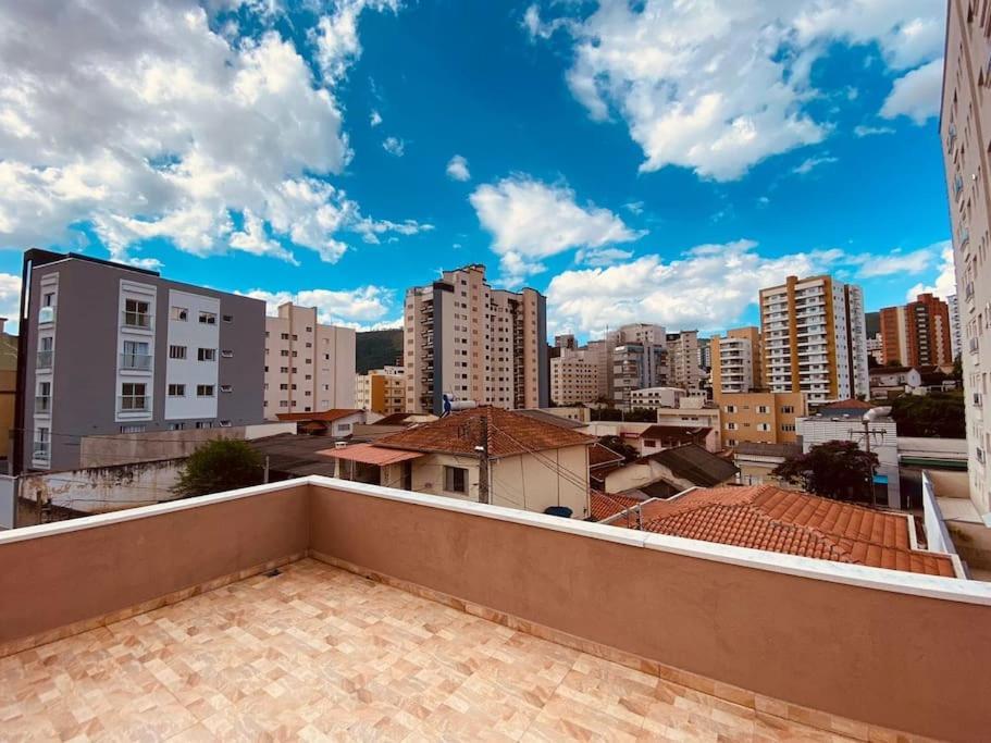 فيلا Poços de Caldasفي Casa Unica E Moderna Centro المظهر الخارجي الصورة